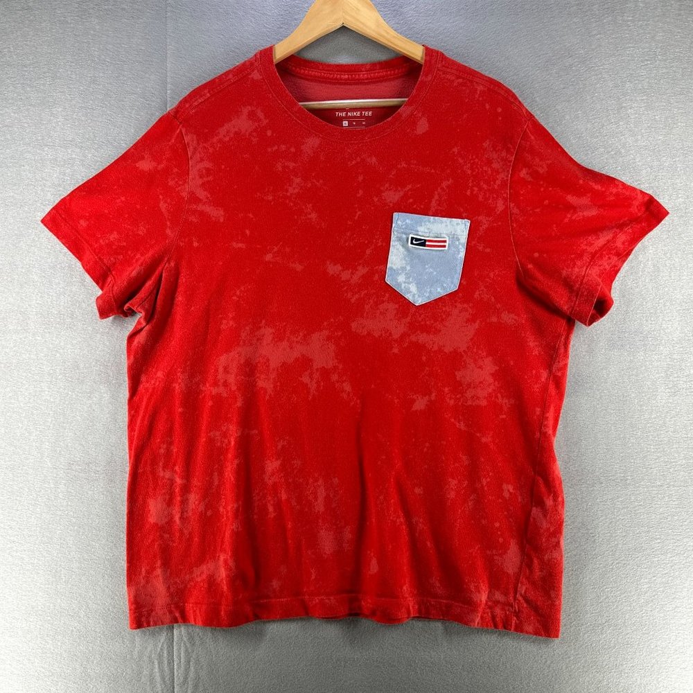 Nike Mens Pocket Tee Extra Large Red Tie Dye Flag Sportswear